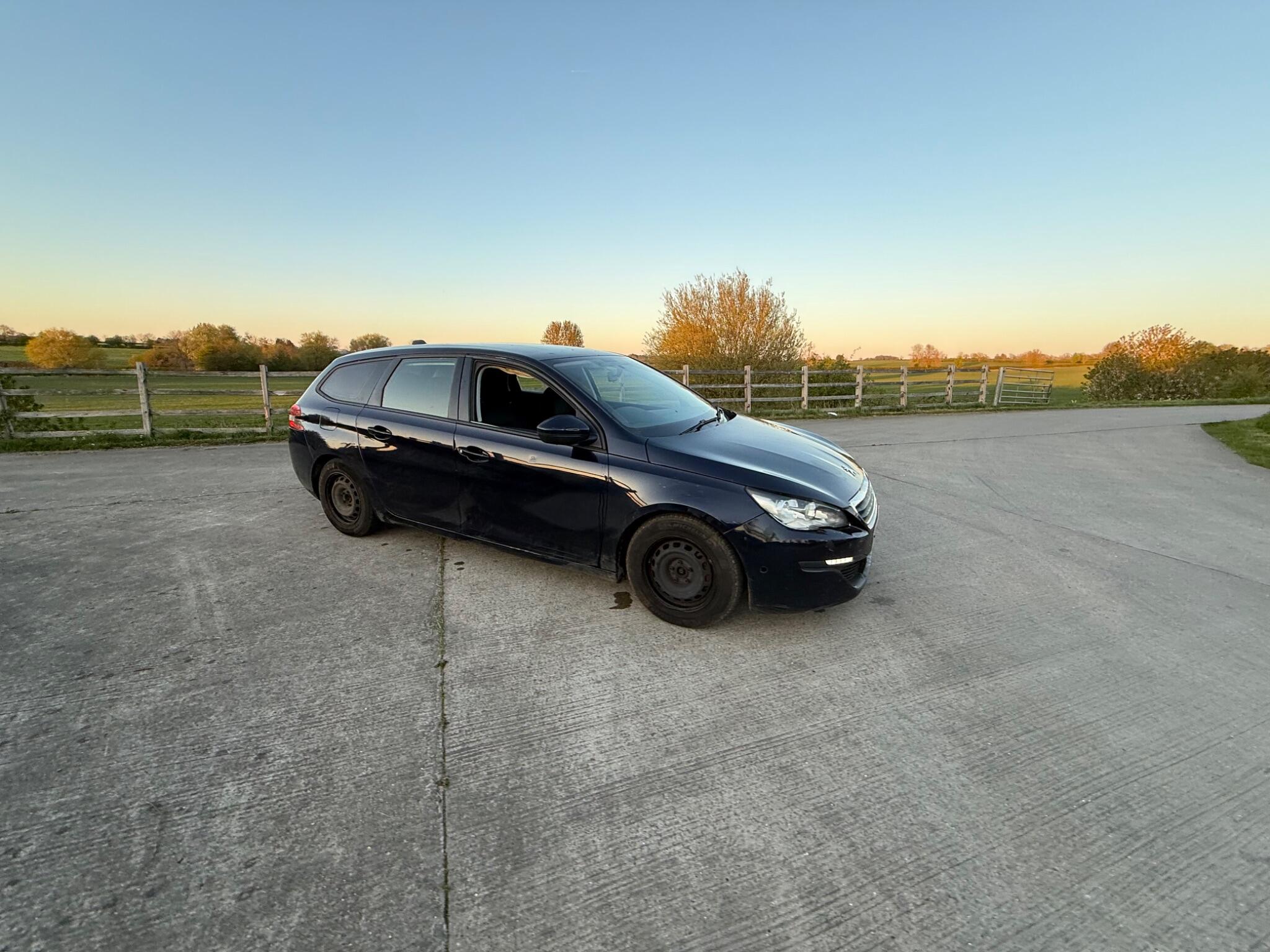 Peugeot 308 SW 1.6 BlueHDi Access Euro 6 (s/s) 5dr — photo 47 of 84